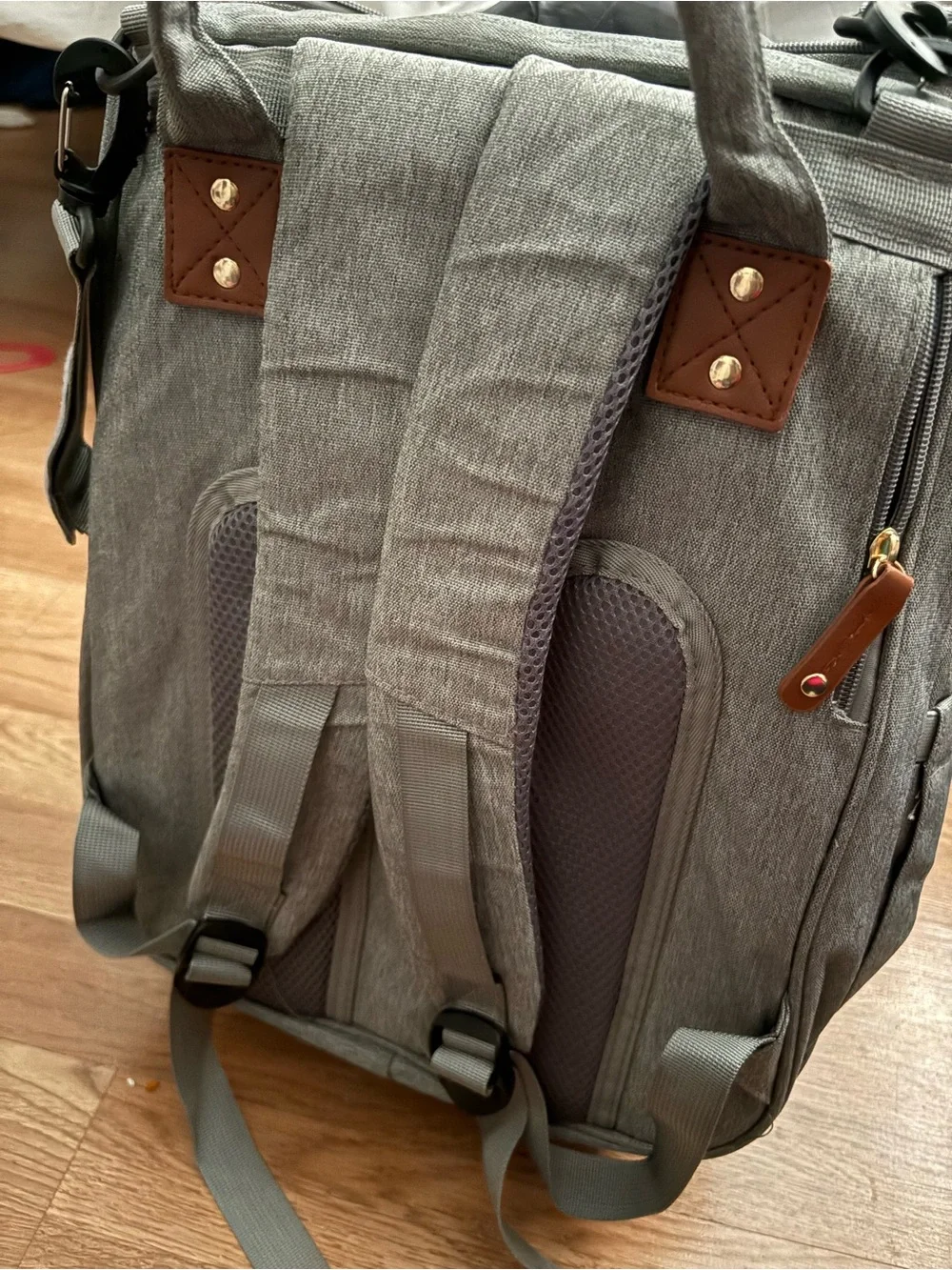 & Other Stories Grey Quilted Men’s Backpack with Brown Accents